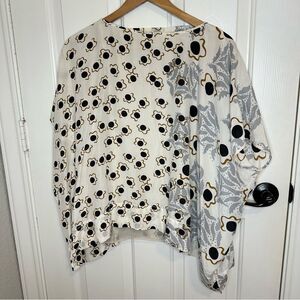 Diane Von Furstenburg White Tan Grey Floral Mixed Media 100% Silk Hanky Top Boho